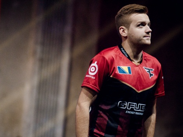 Launders 计划在 Nouns 的支持下在加拿大举办一场创纪录的 LAN 比赛；