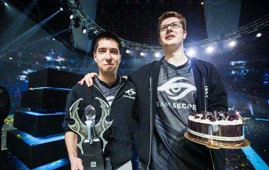 NAVI 击败 FaZe，确保在 IEM Cologne 2025 中获得季后赛名额