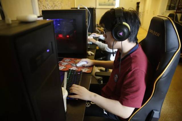 【赛后战报】开了？FPX下路双人组完美找机会，FPX2：1TT拿下首胜